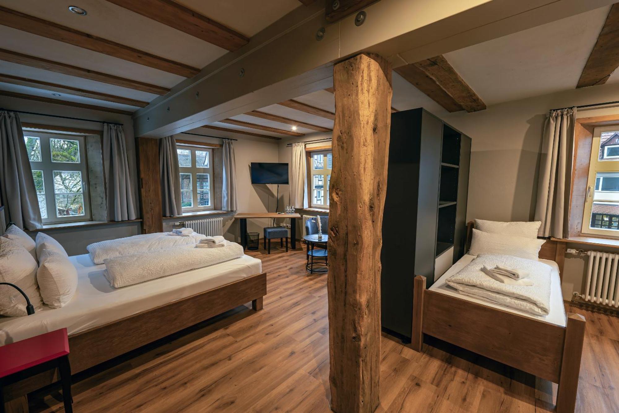 Landgasthof Koenig Von Preussen Helsa Rom bilde
